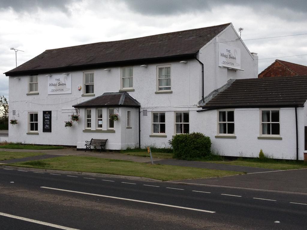 The White Swan Hotel Escrick Bagian luar foto